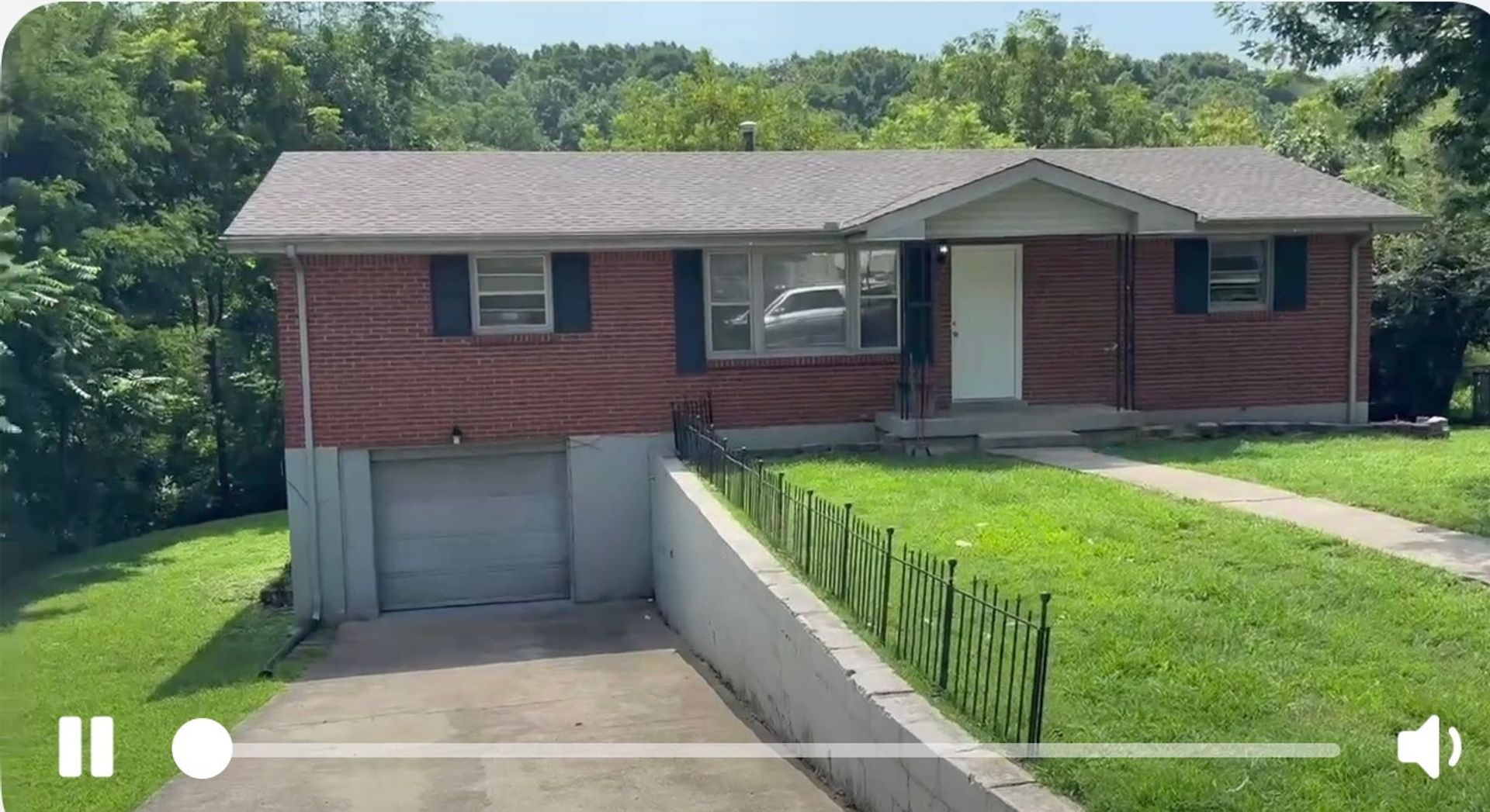 Greenbrier House: 107 Oliphant St