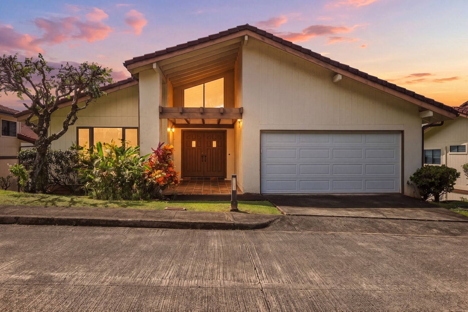 Aiea House: 98-1378 Onikiniki Pl #26