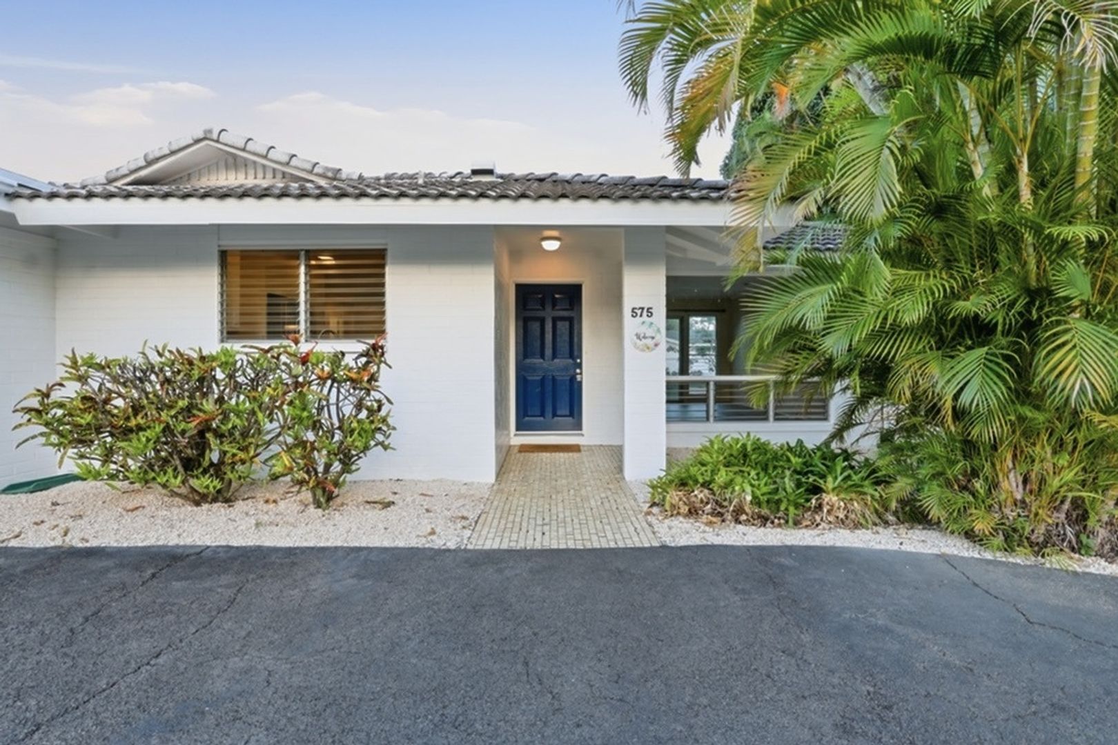 Kailua House: 575 Auwina St.