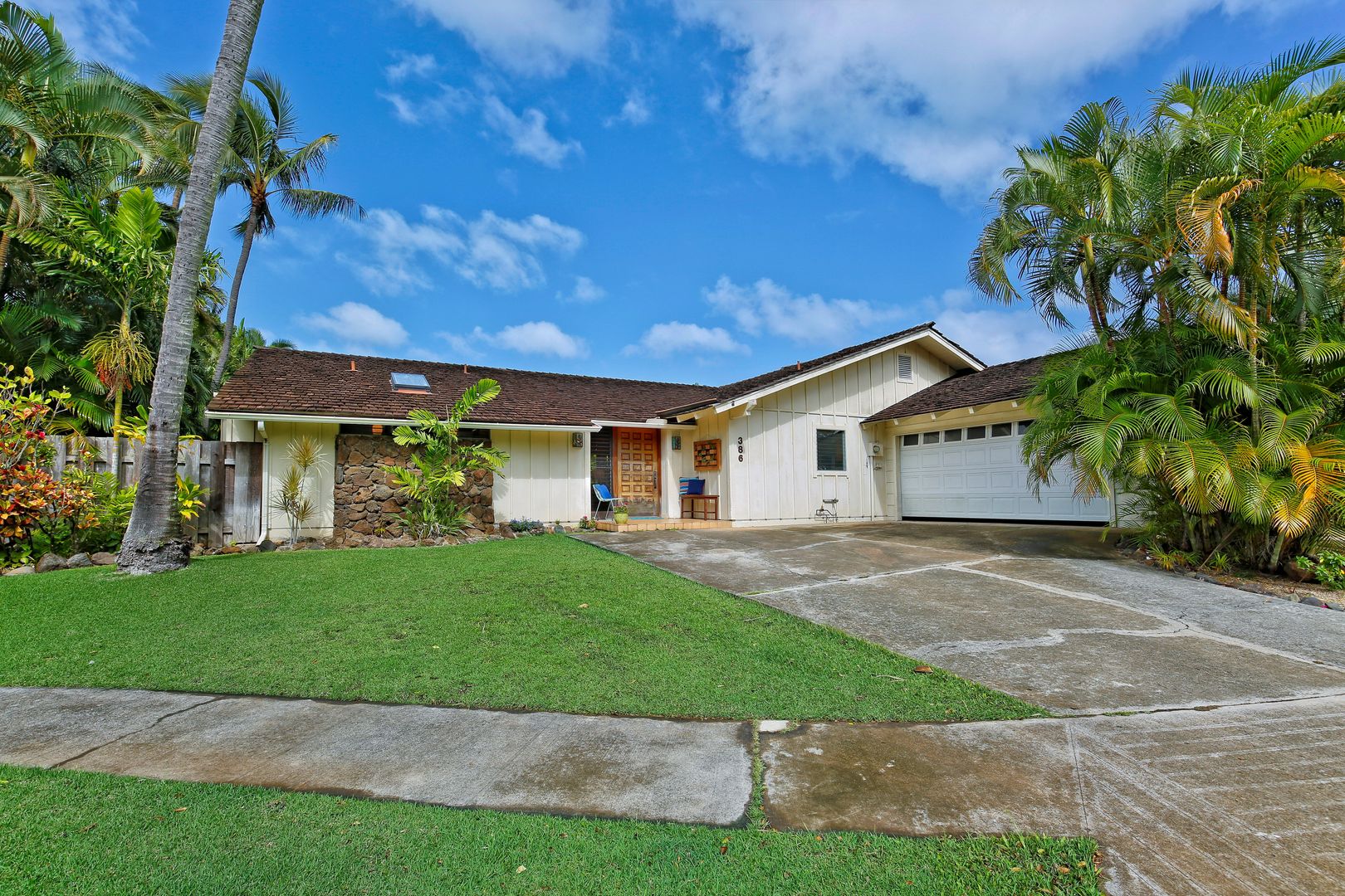 Kailua House: 386 Awakea Rd
