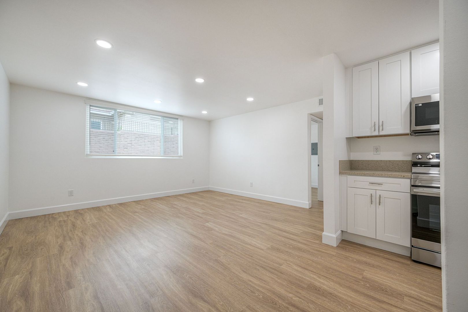 La Mesa Apartment: 7914 LA MESA BLVD