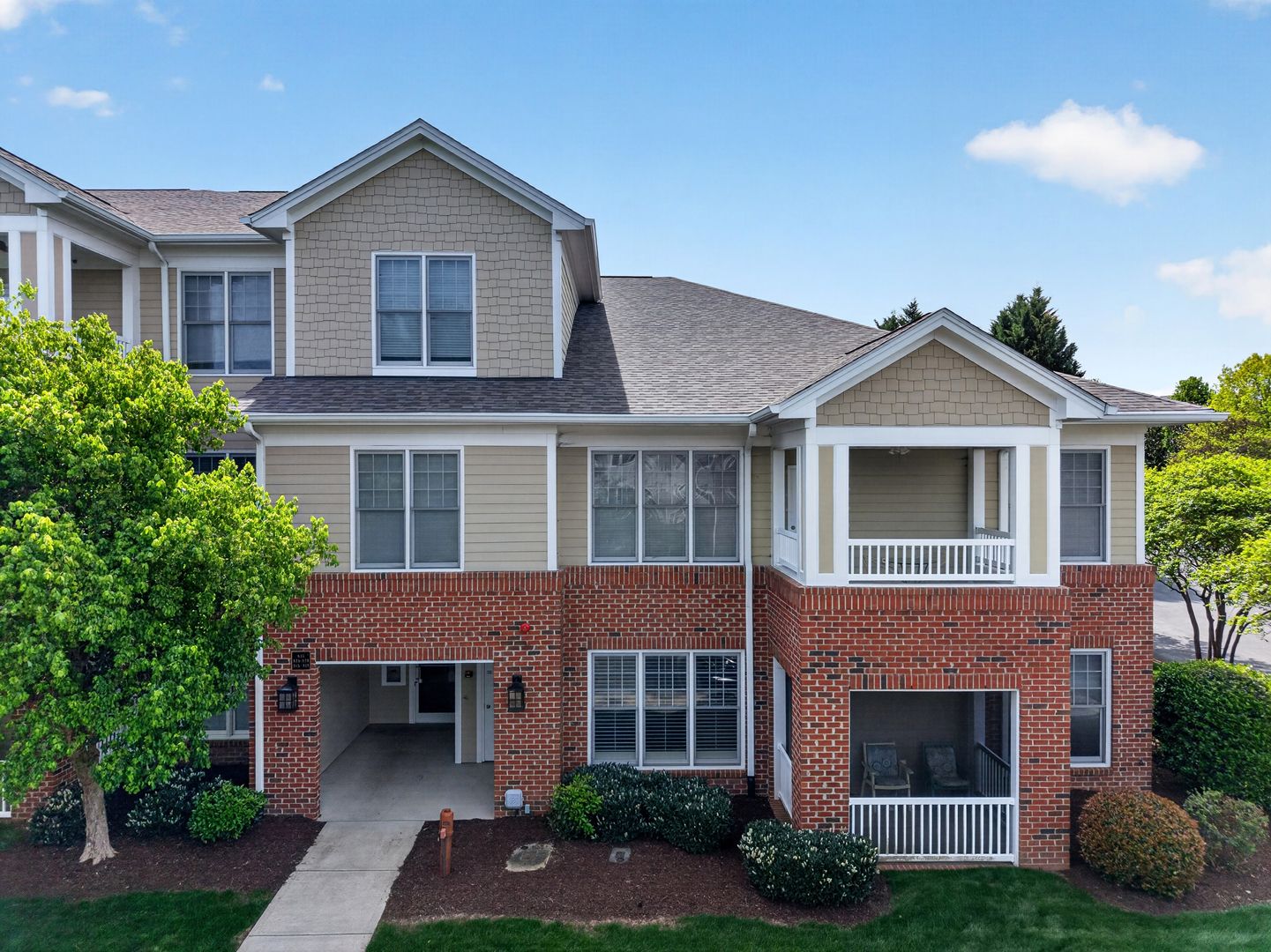 Cary Condo: 828 Waterford Lake Drive