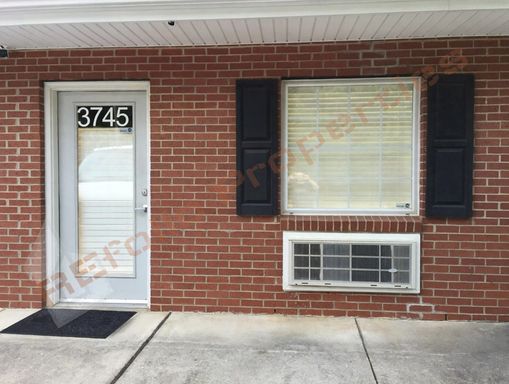 Great layout! Brand New HVAC! 1 Story Great All Brick Commercial Condominium at West Station! Available Now! – photo 1