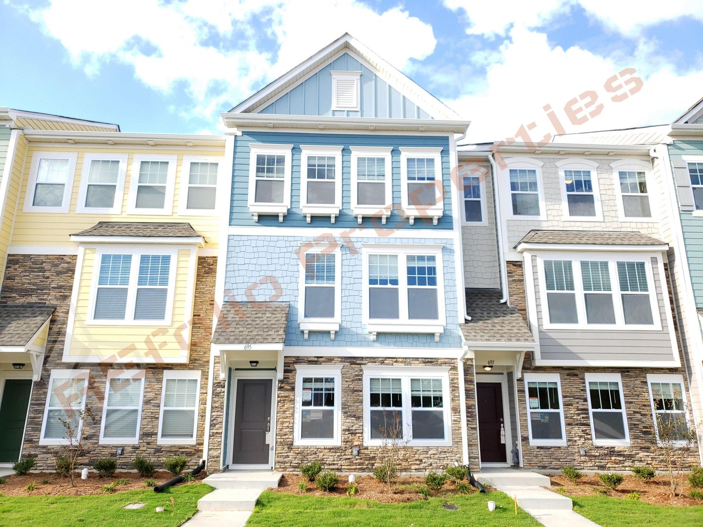 Apex Townhome: 695 Grand Central Station