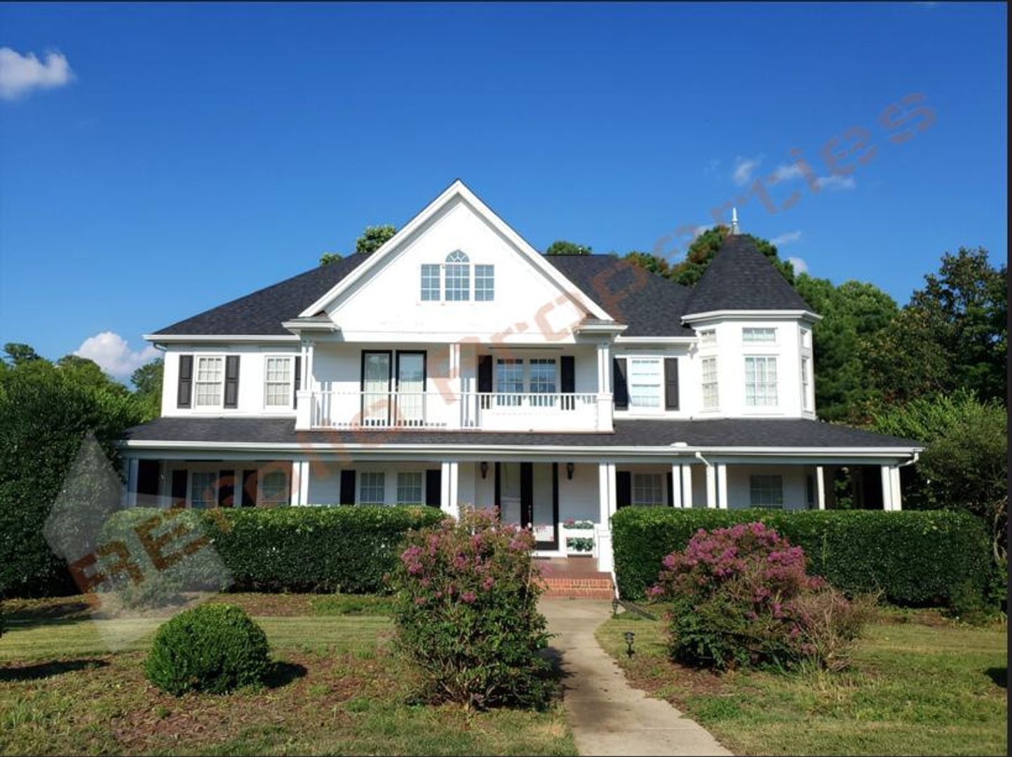 Cary House: 200 Circle on the Green