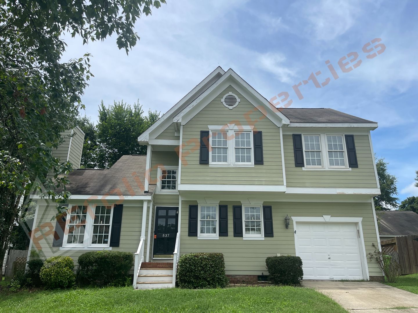 Raleigh House: 537 Mountain Lake Drive
