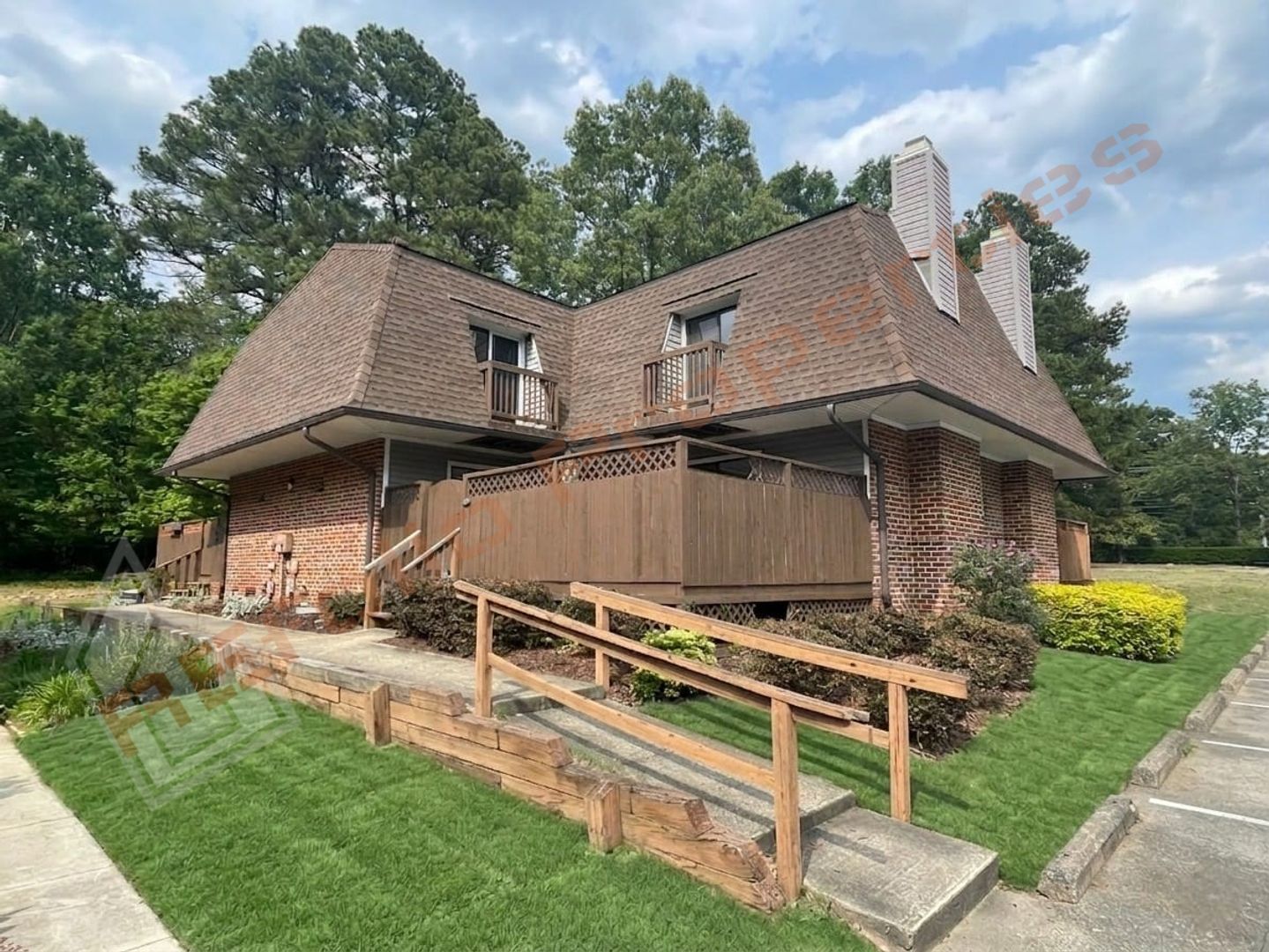Chapel Hill House: 143 Brookberry Circle