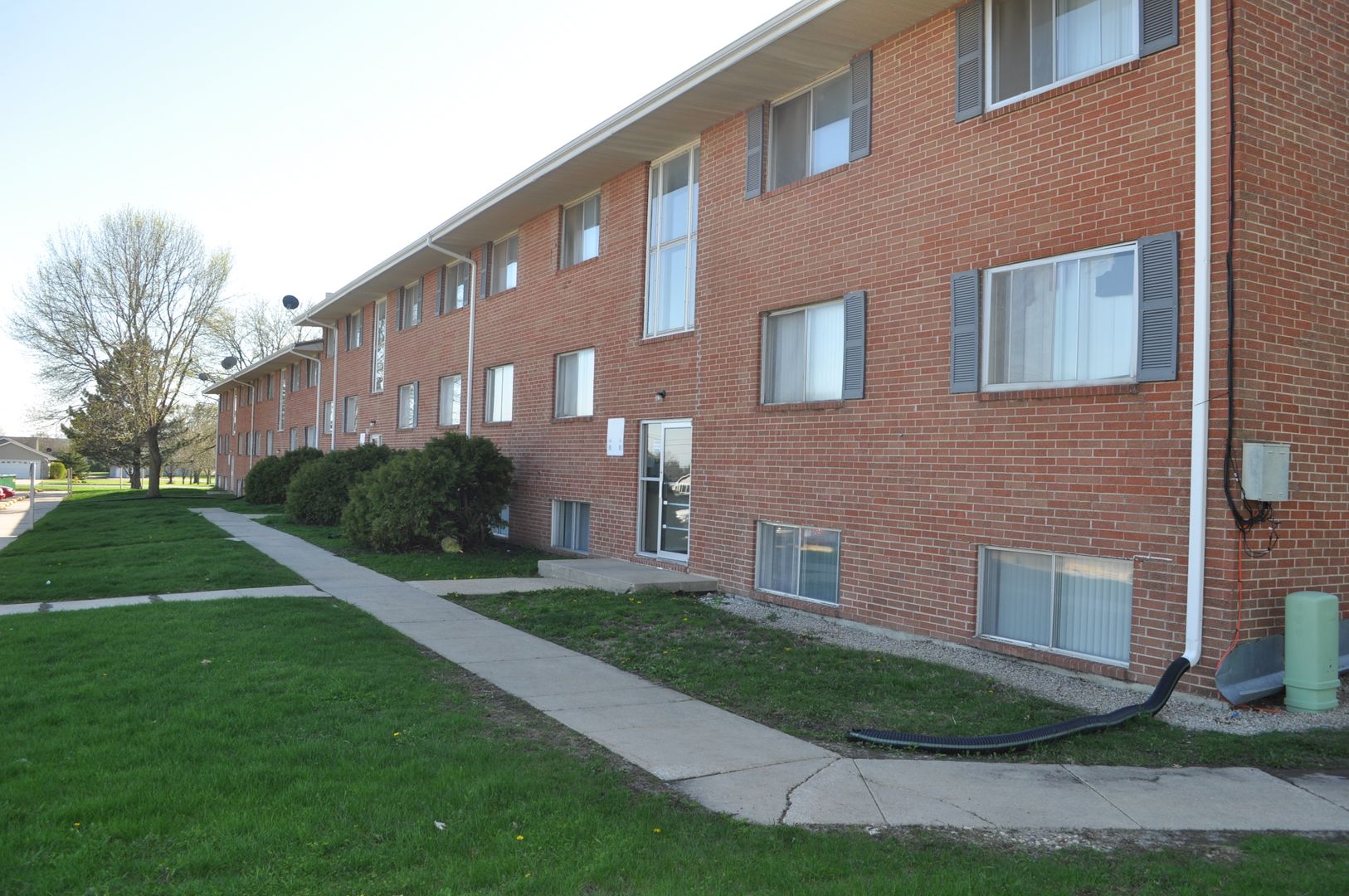 Charles City Apartment: 2103 Clarkview Dr