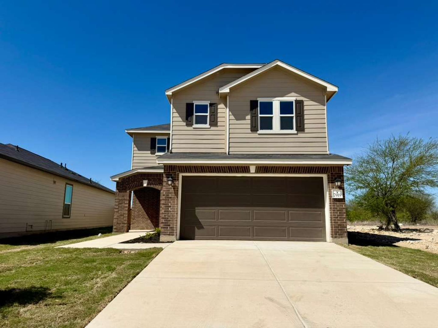 San Antonio, House: 7919 Mariposa Manor