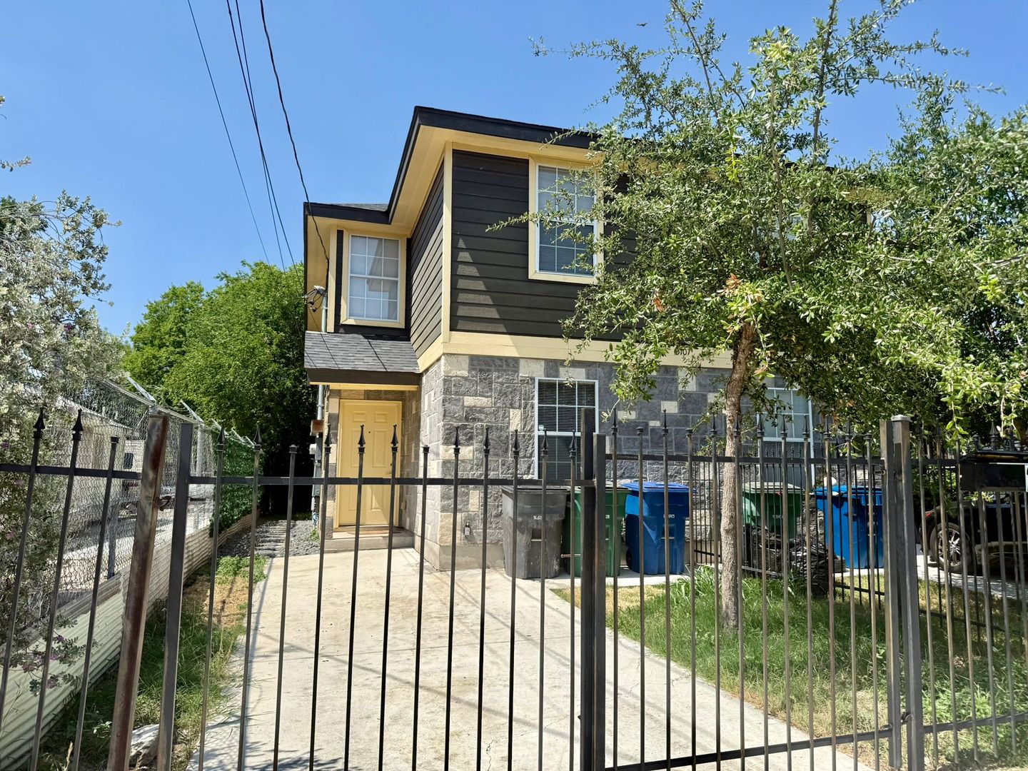 San Antonio House: 3107 W Travis St, Unit 1