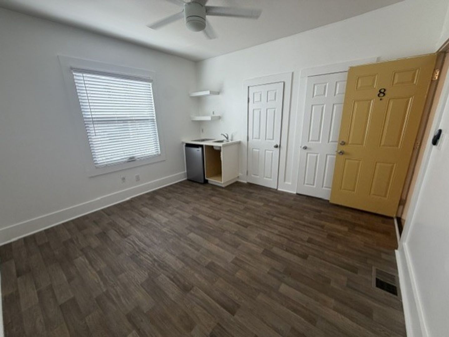 San Ysidro Apartment: 148-152 W San Ysidro Boulevard