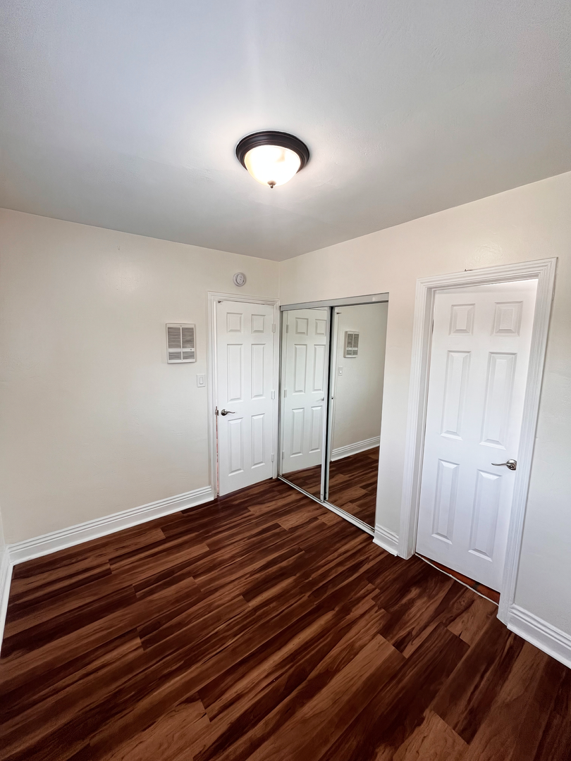 National City Apartment: 1019-1049 E Avenue