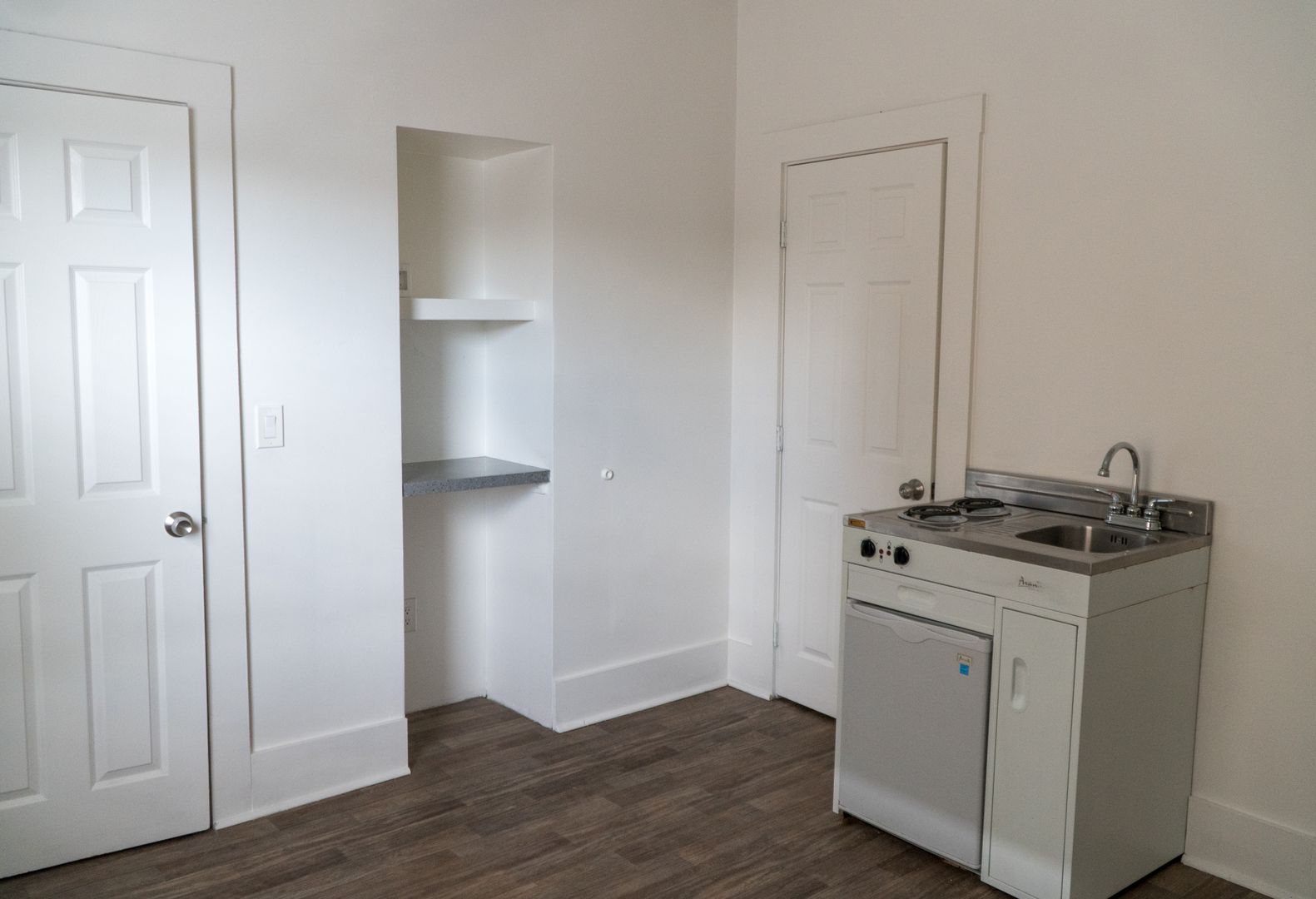 San Ysidro Apartment: 148-152 W San Ysidro Boulevard