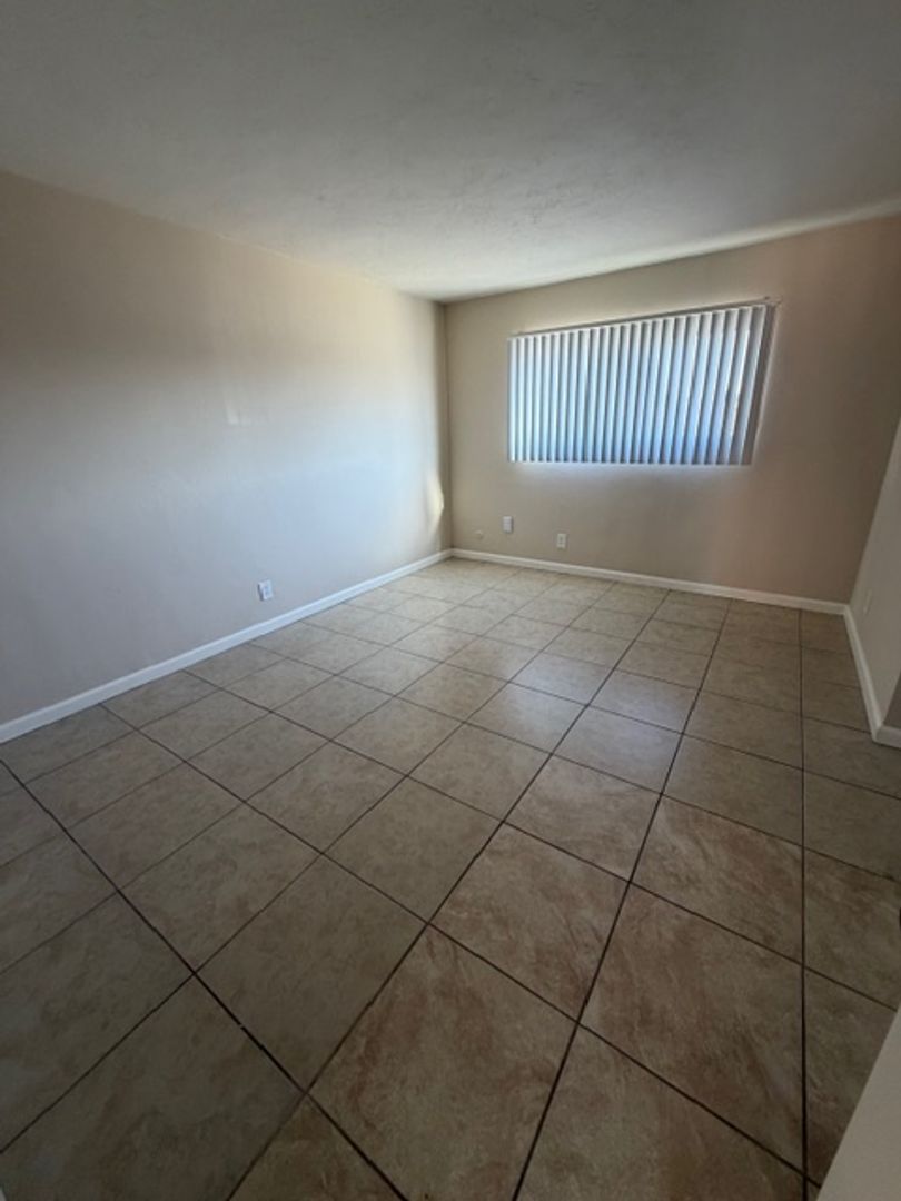 National City Apartment: 1802 E 12th Street