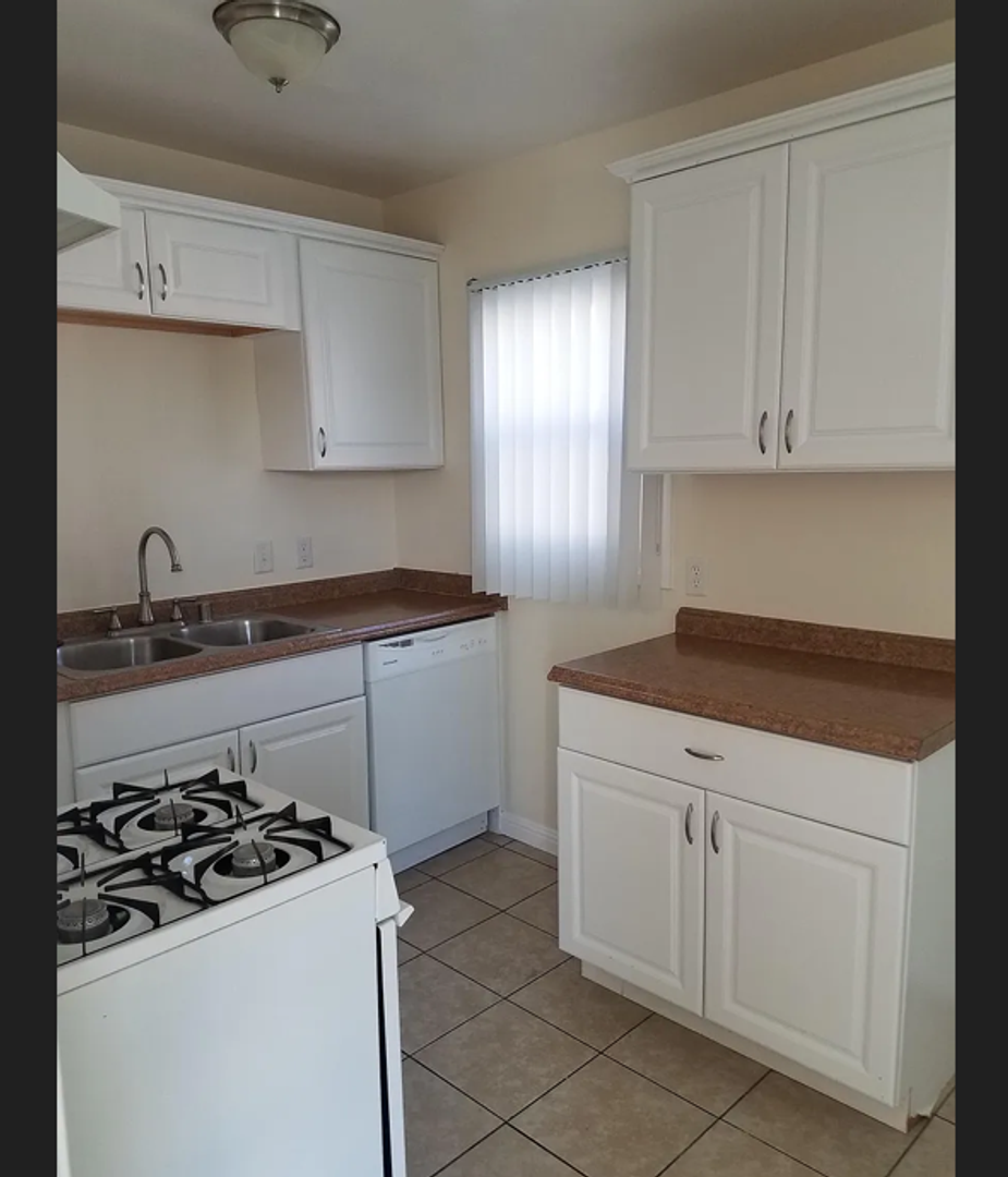 Chula Vista Apartment: 120 Madison Avenue