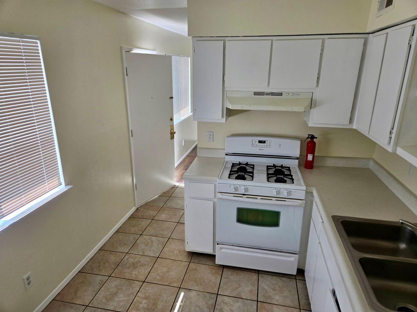 Albuquerque Apartment: 936 Chelwood  Park BLVD NE