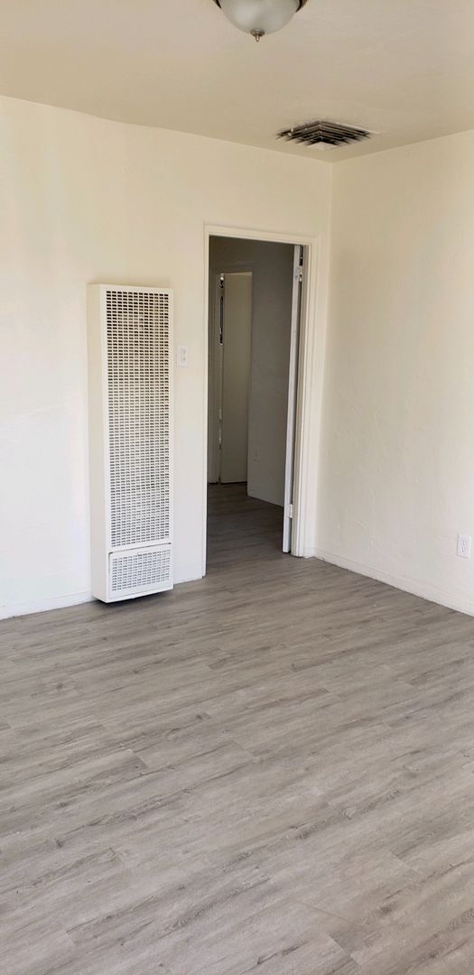 Albuquerque Apartment: 8915 Central NE