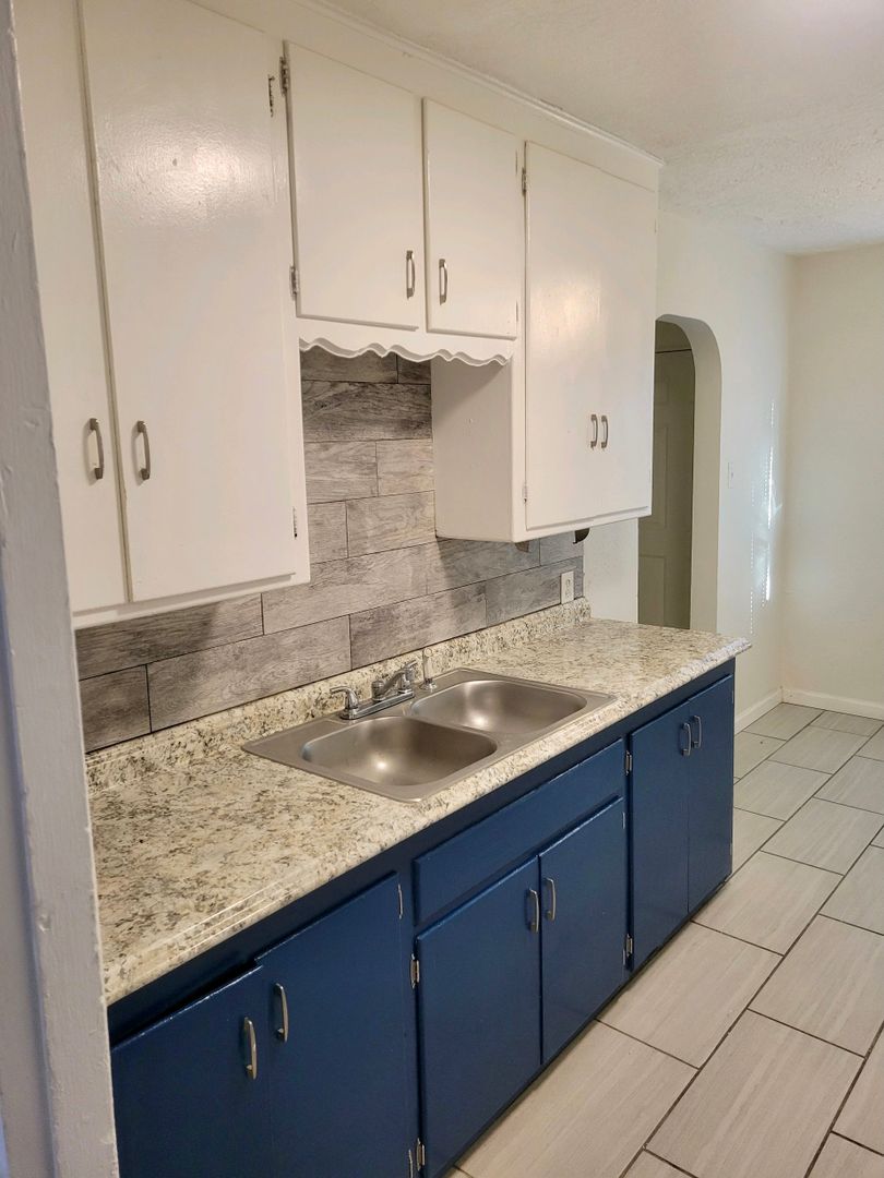 Albuquerque Apartment: Carlisle Property