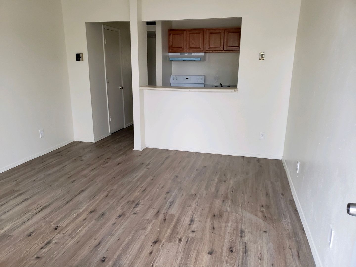 Albuquerque Apartment: 7301 Zuni Rd SE