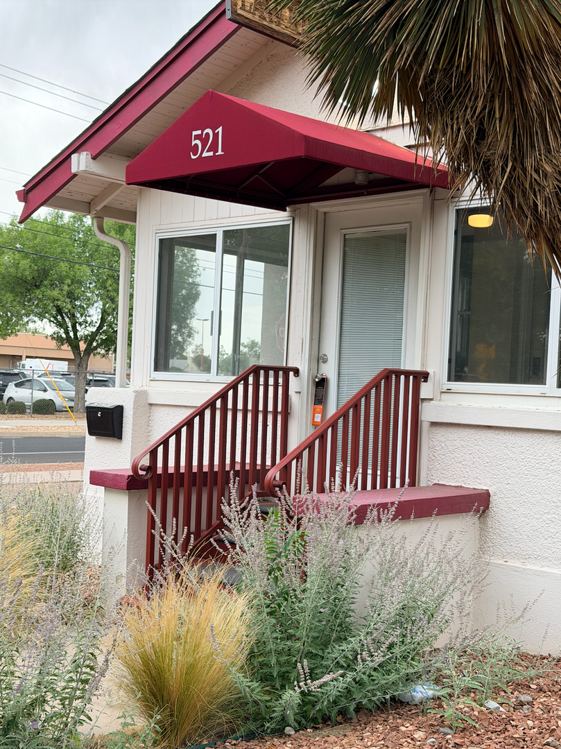 Albuquerque House: 521  Slate AVE NW
