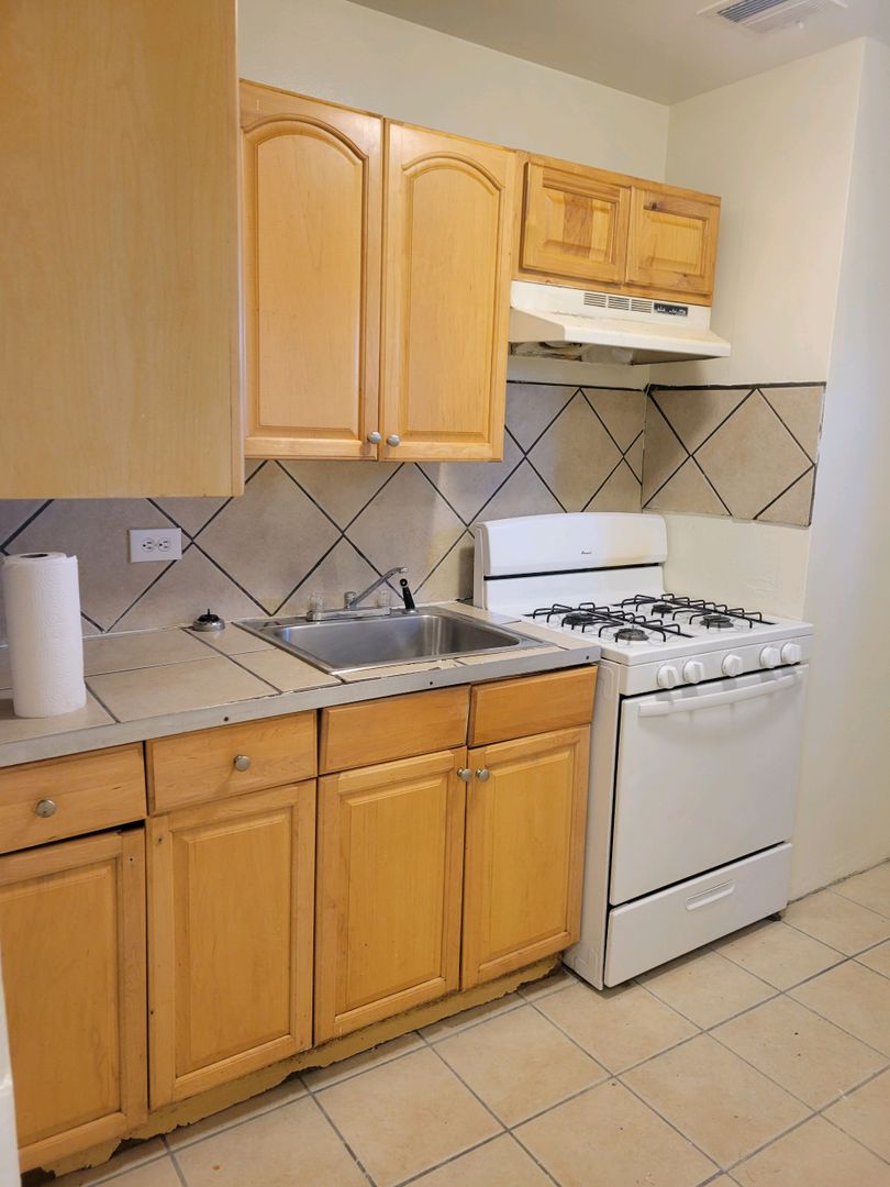 Albuquerque Apartment: 801 Louisiana Blvd SE
