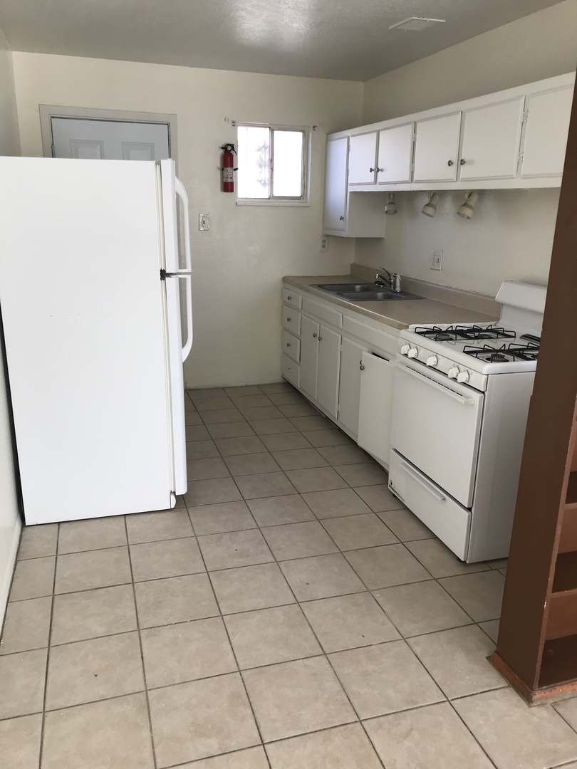 Albuquerque Apartment: 410 Virginia NE