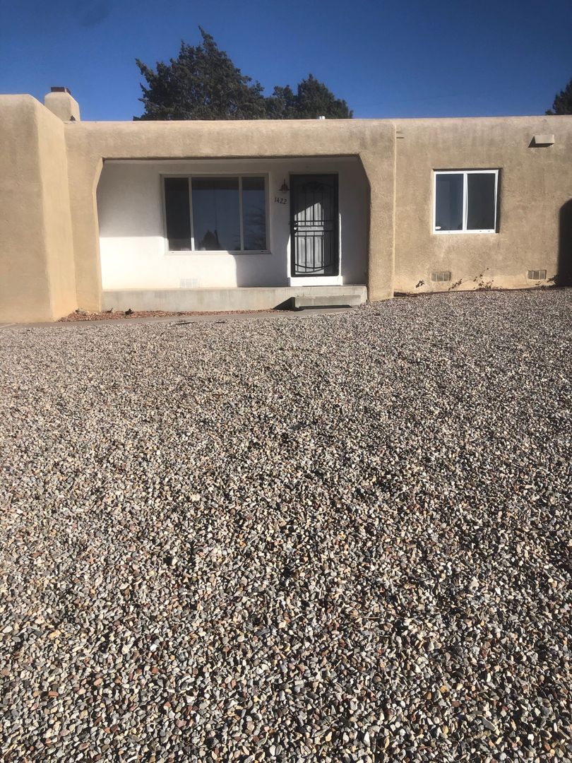 Albuquerque House: 1422 Adams ST NE
