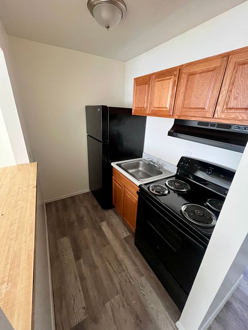 Albuquerque Apartment: 7301 Zuni Rd SE