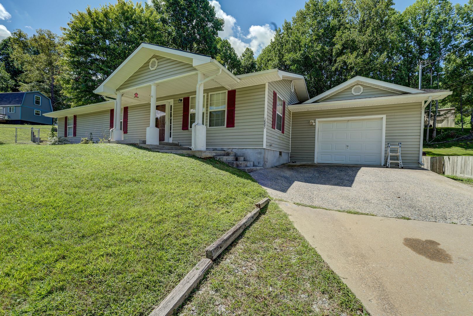 Johnson City House: 1883 Powder Branch Road