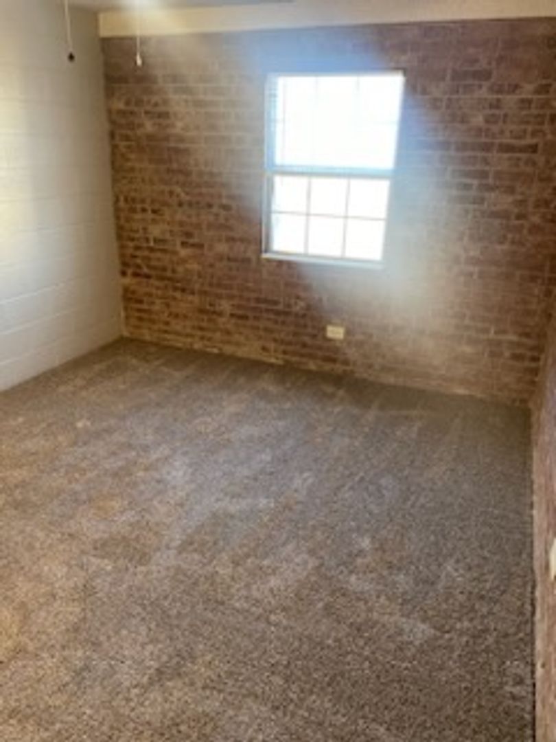 Stillwater Apartment: Washington, Knoblock, or University St.