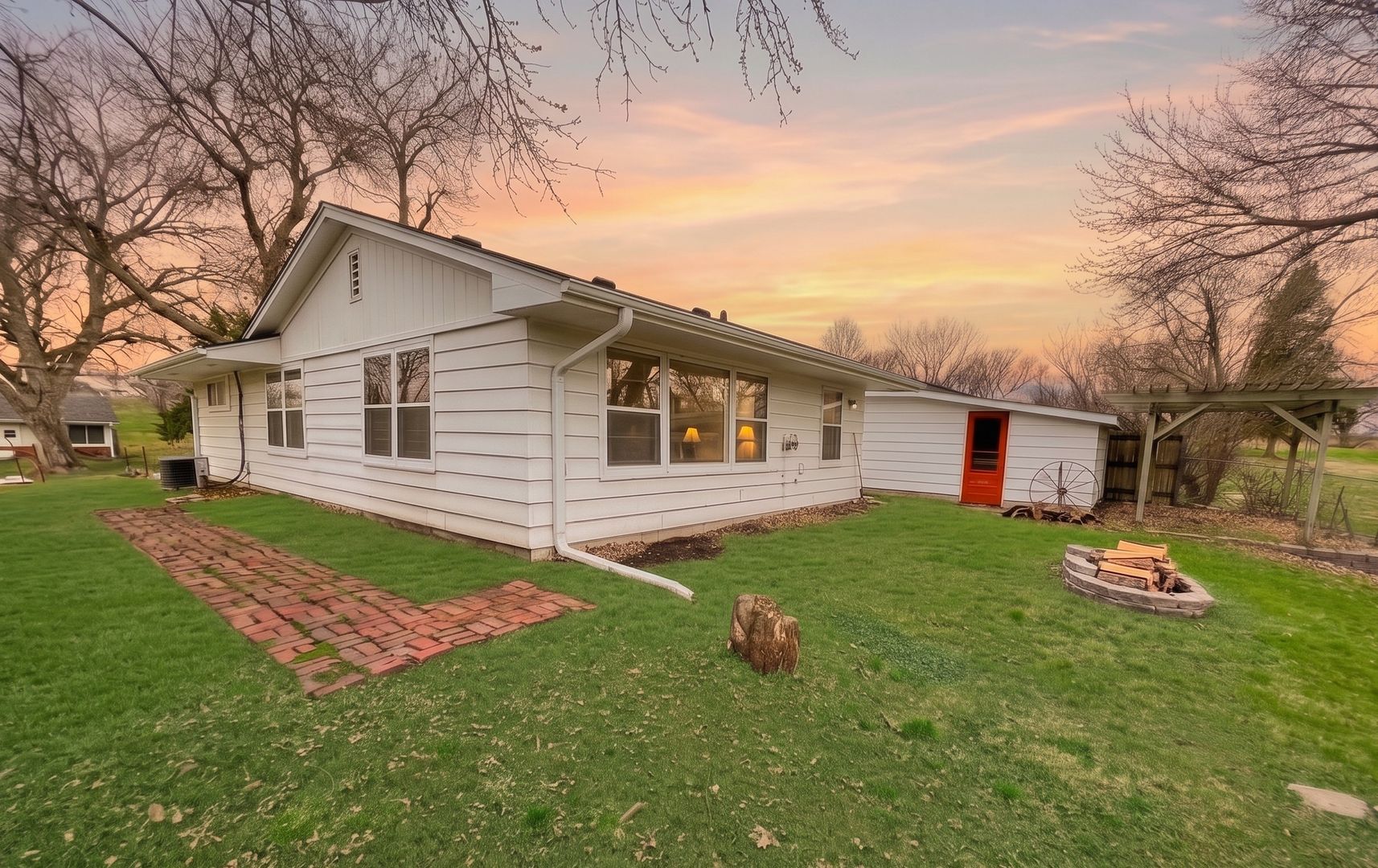 Lincoln House: 5300 W Zeamer street