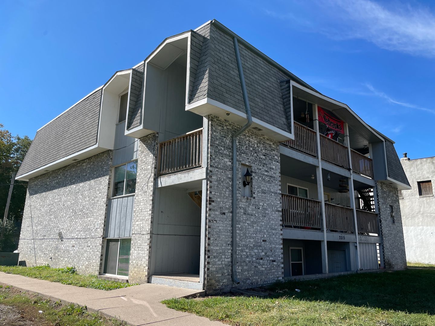 Lincoln Apartment: 2015 J street