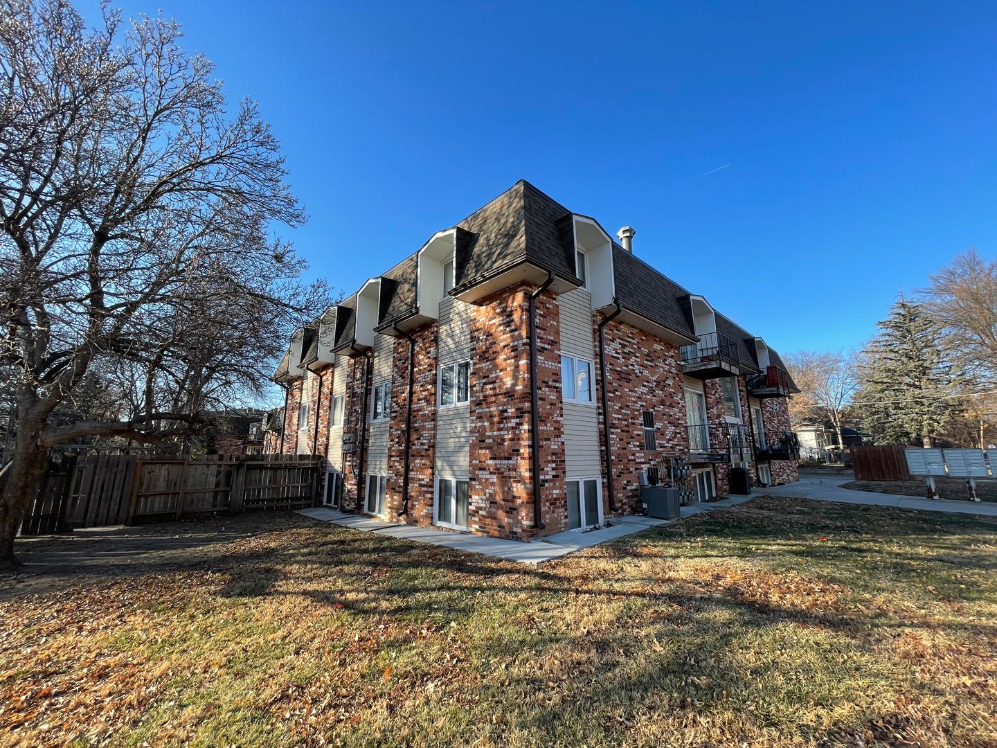 Lincoln Apartment: 1527 S. 20th St