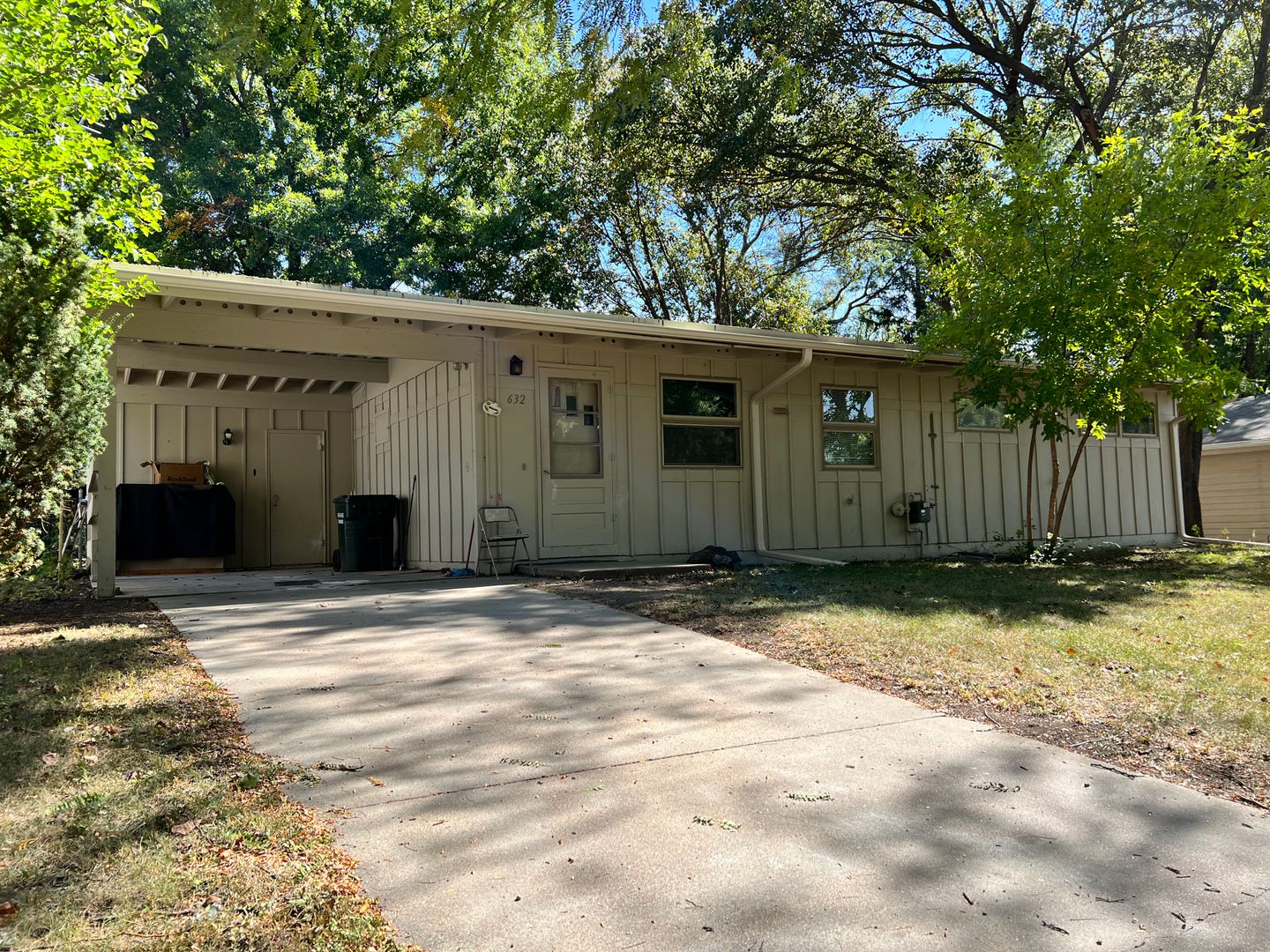 Spacious 3-Bedroom 1-Bath First-Floor Unit with Private Laundry & Driveway