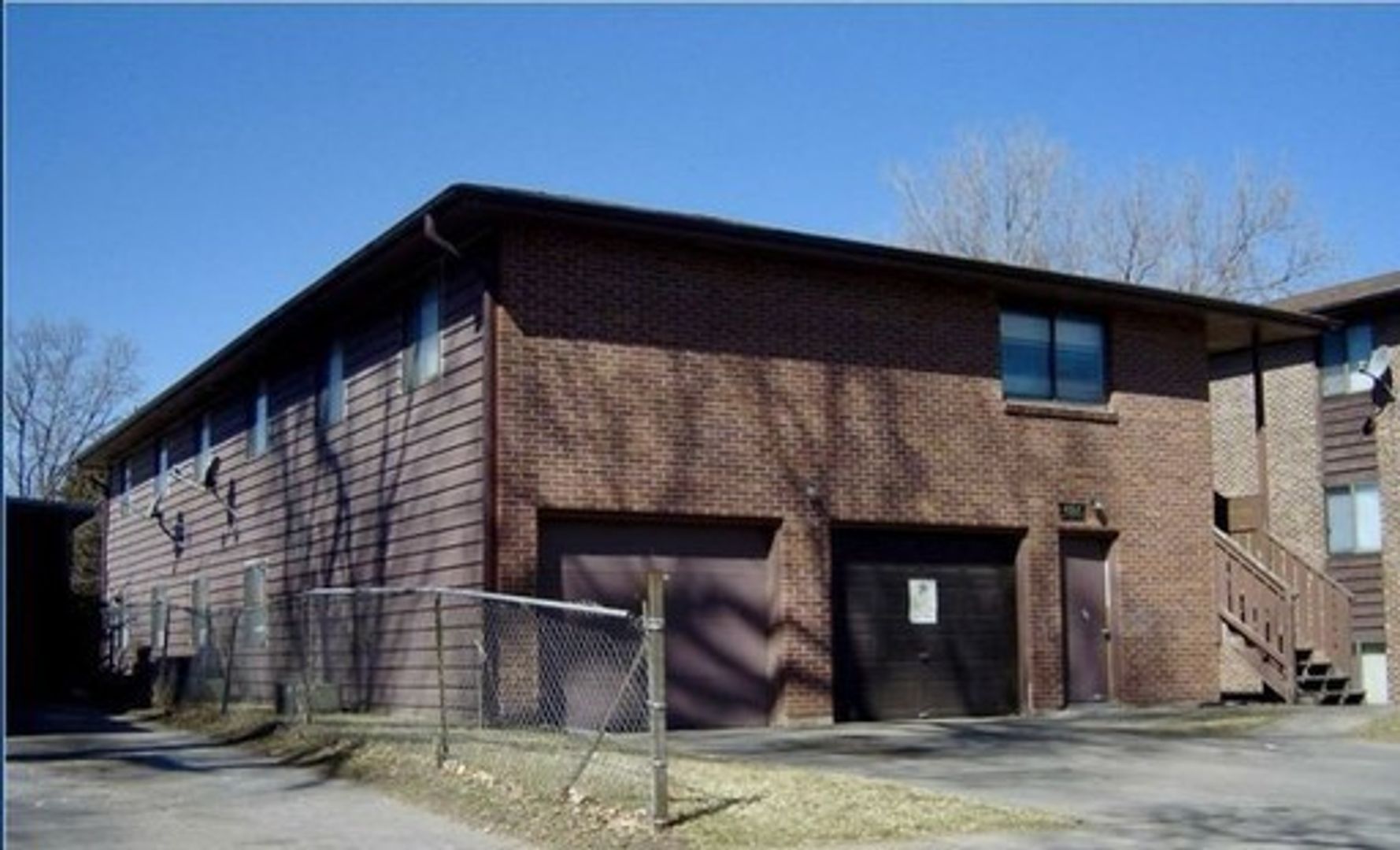 Lincoln Apartment: 527 S. 25th st