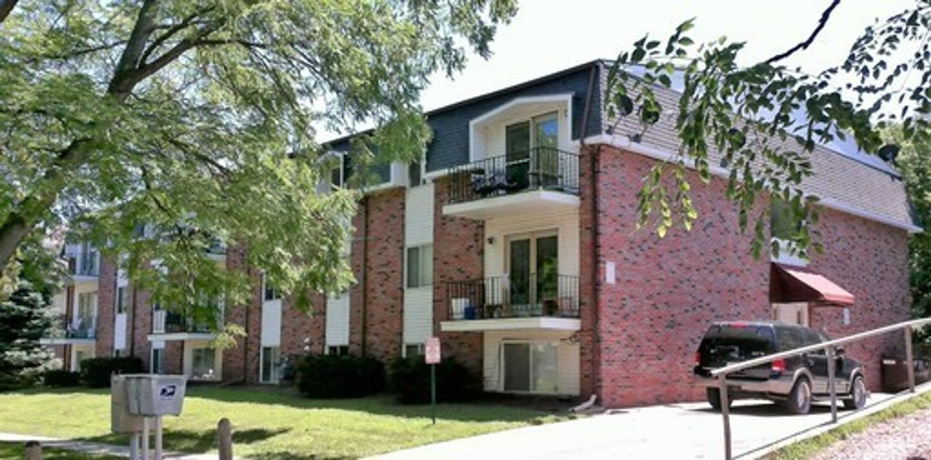 Lincoln Apartment: 1905 G St