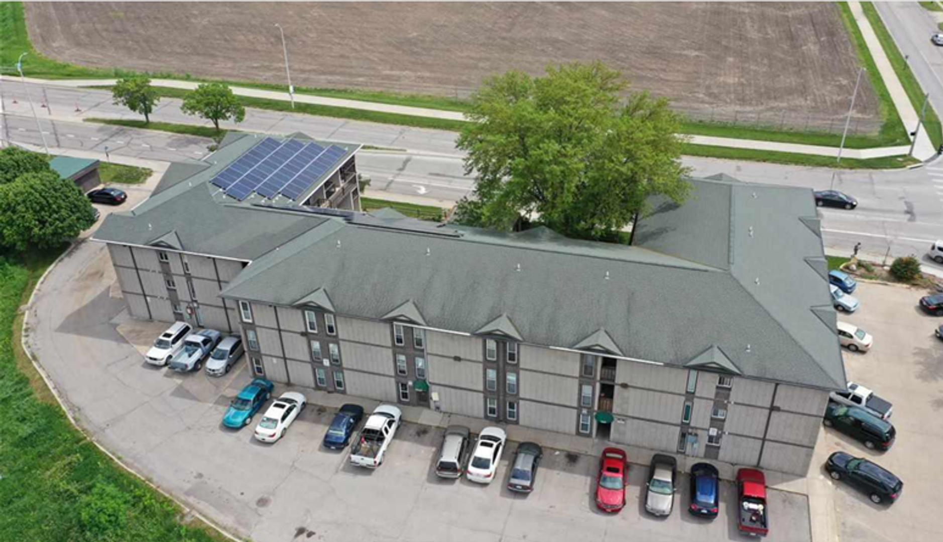 Lincoln Apartment: 3300 Huntington Ave