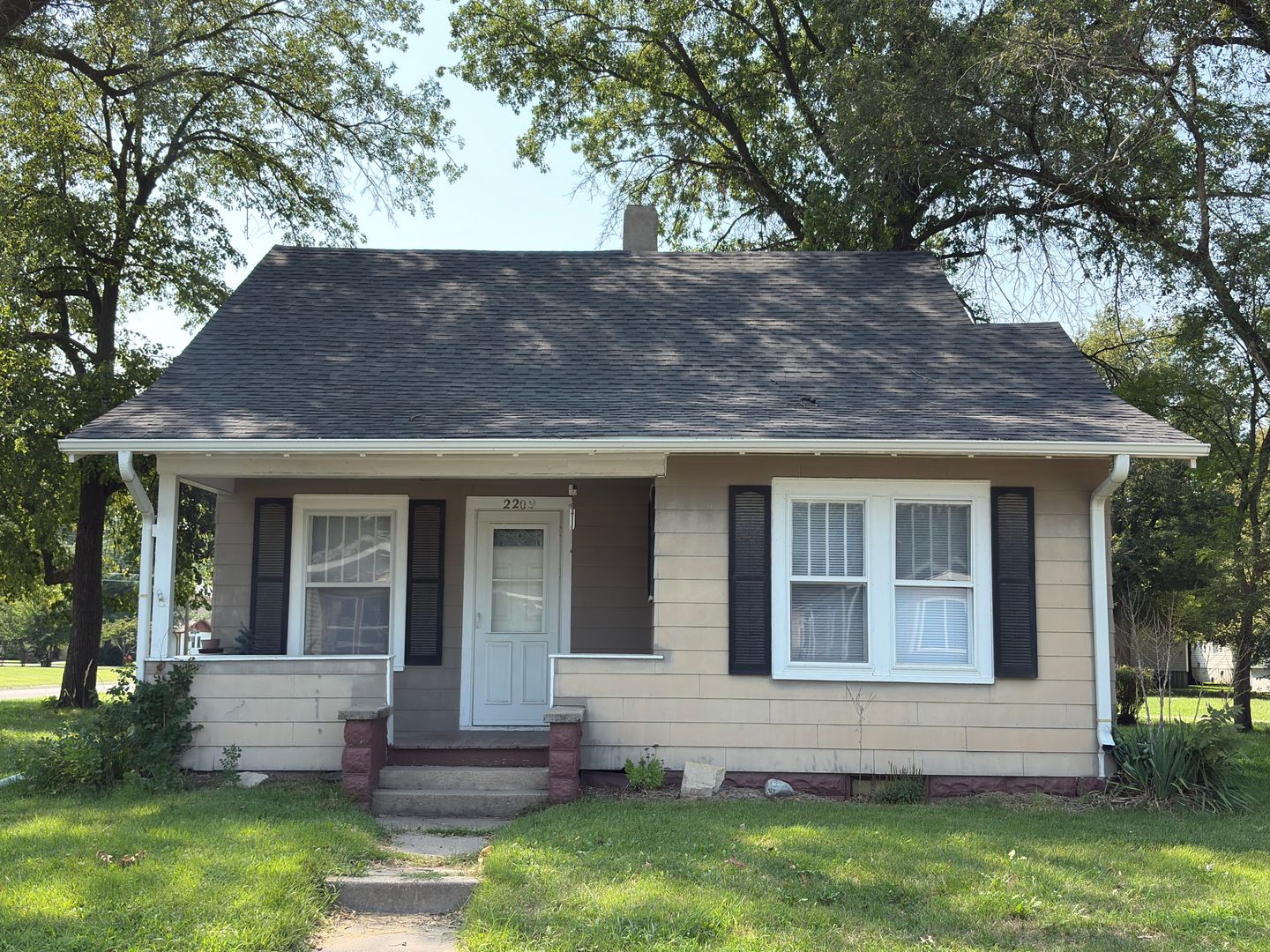 Crete House: 2209 Hawthorne Ave