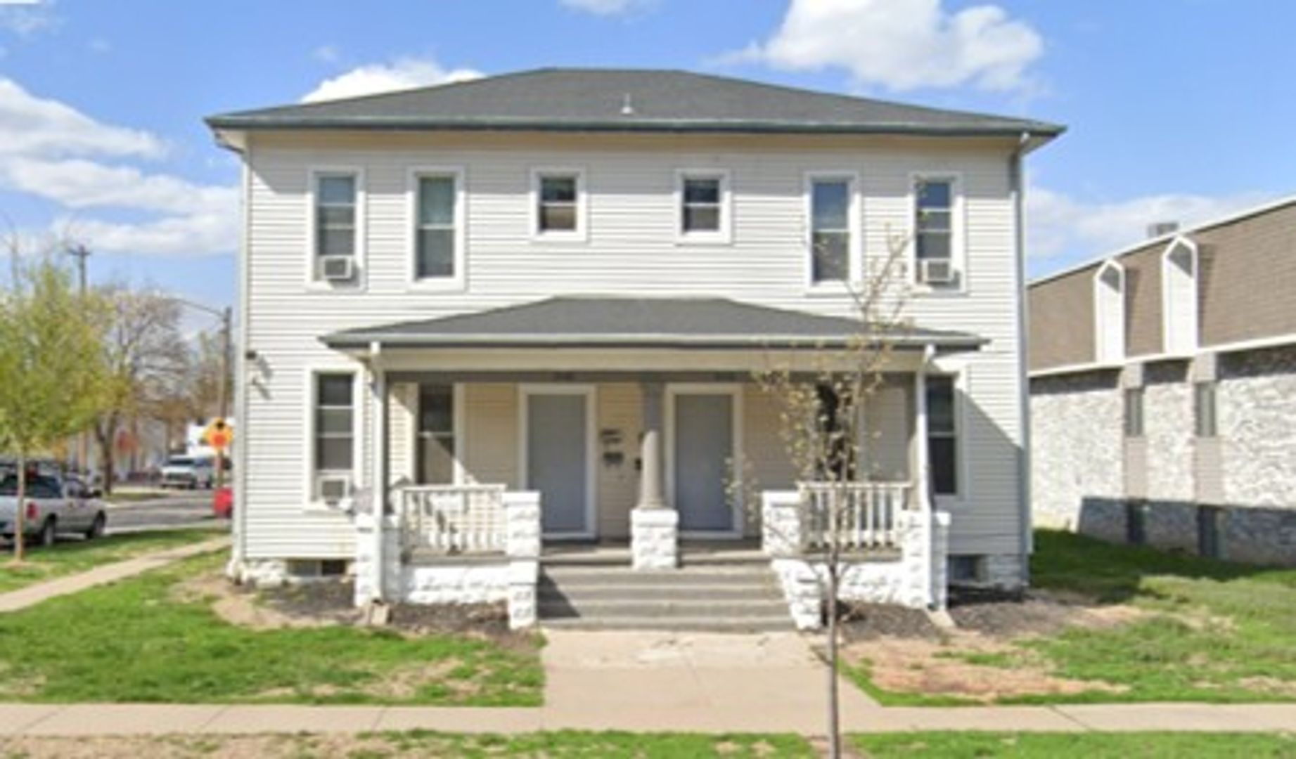 Lincoln Apartment: 2100 F street