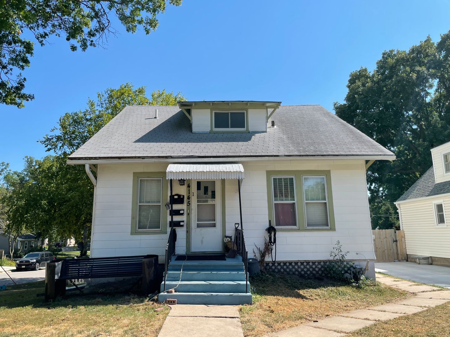 Lincoln Apartment: 4145 Randolph street