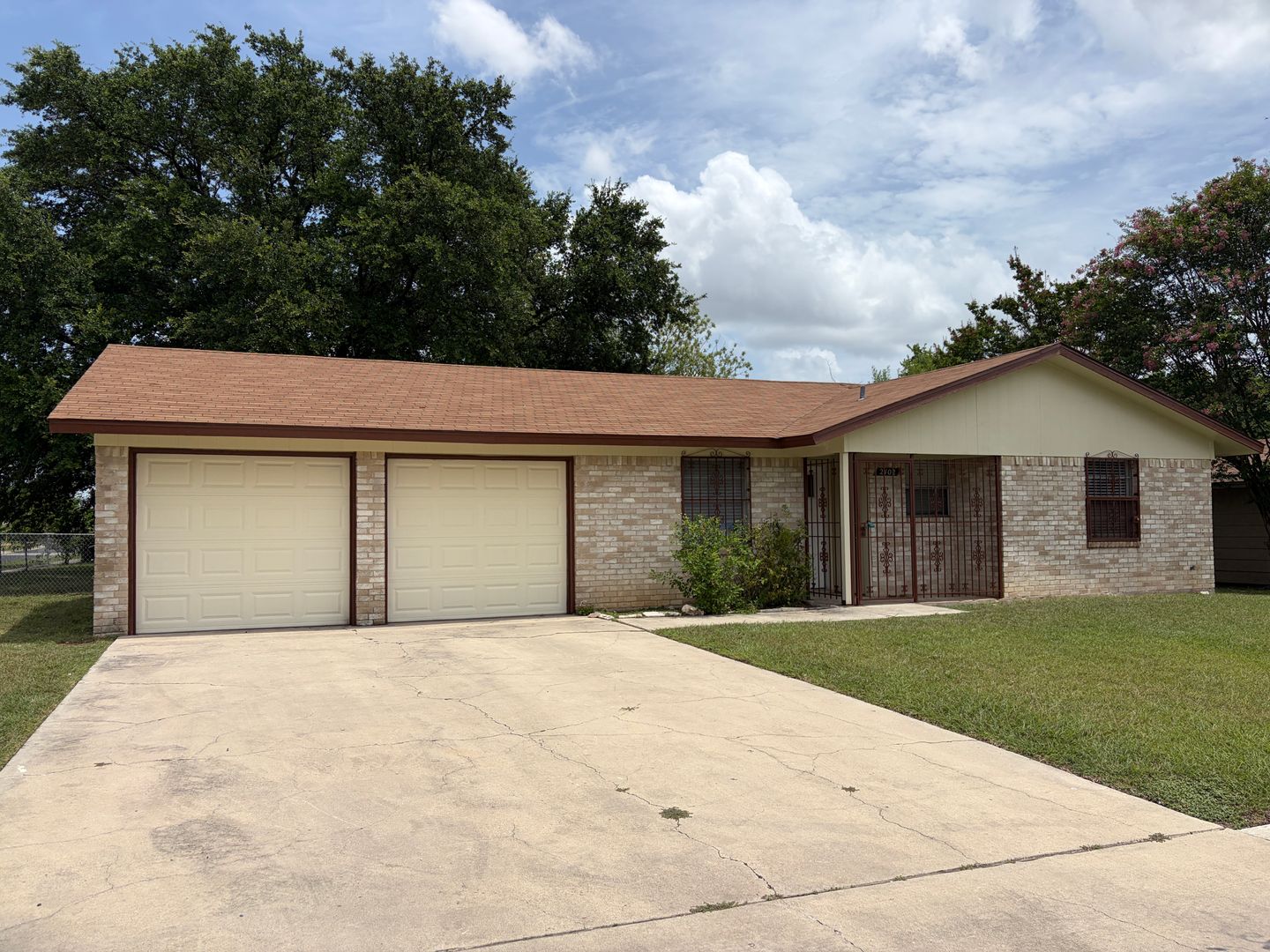 Killeen House: 2402 Andover Drive