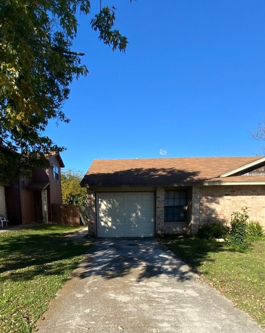 Killeen House: 1212 Westway Circle