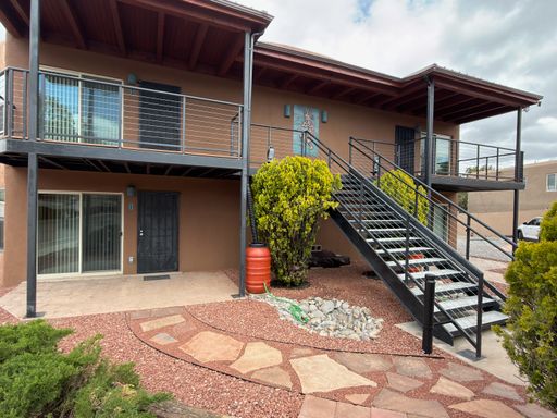 1307 Rufina Lane Unit 1 - Bright Updated Main Level Unit with Off-Street Parking! – photo 1