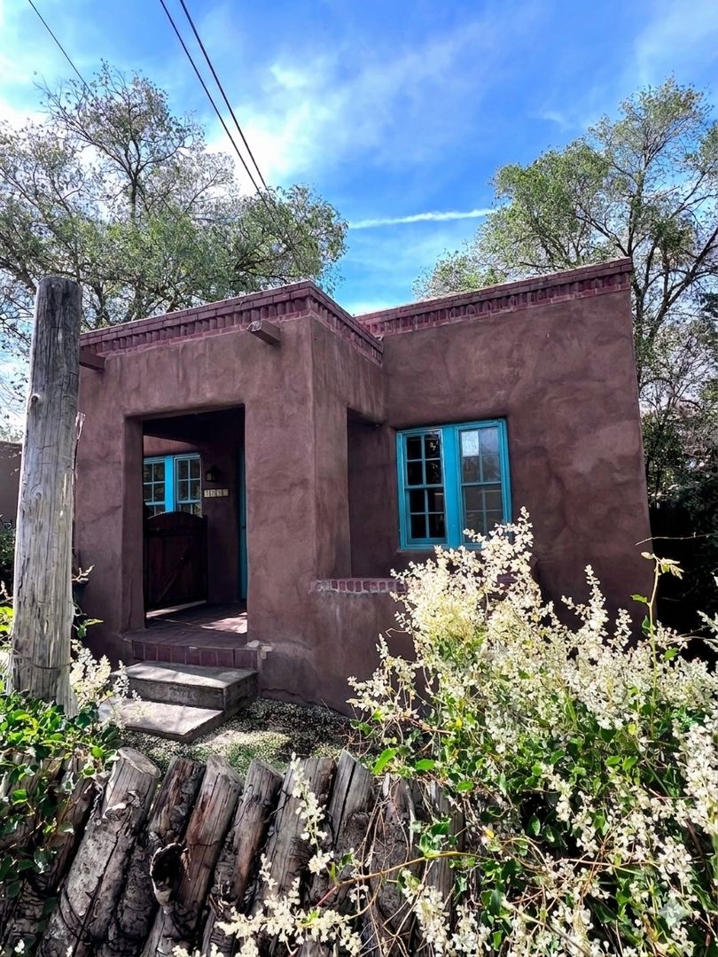 Santa Fe Condo: 218 McKenzie Street Unit C