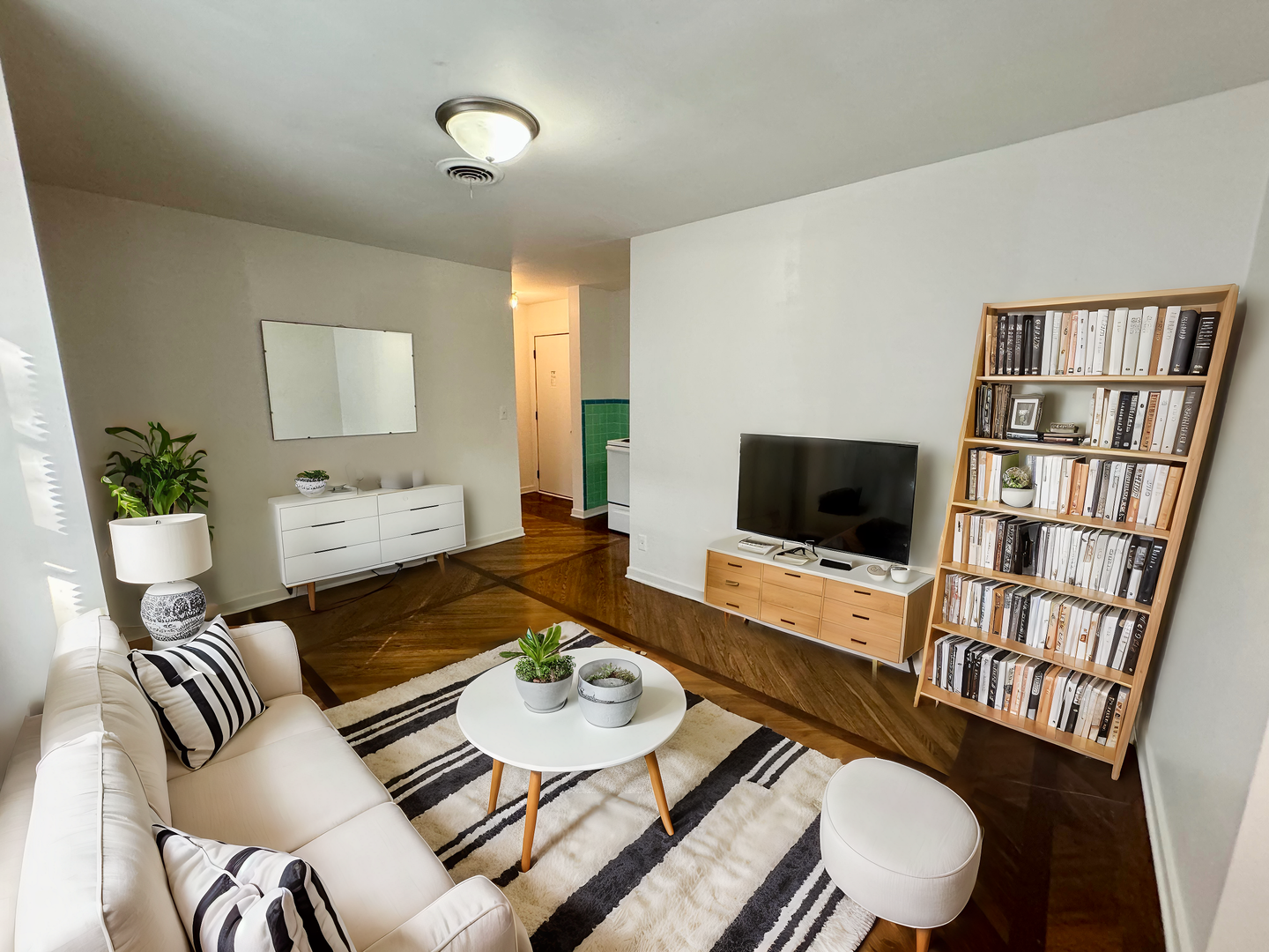 Omaha Apartment: 1240 S 10th St