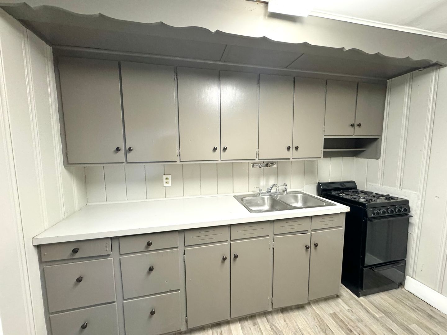 Omaha Apartment: 123 S 39th St