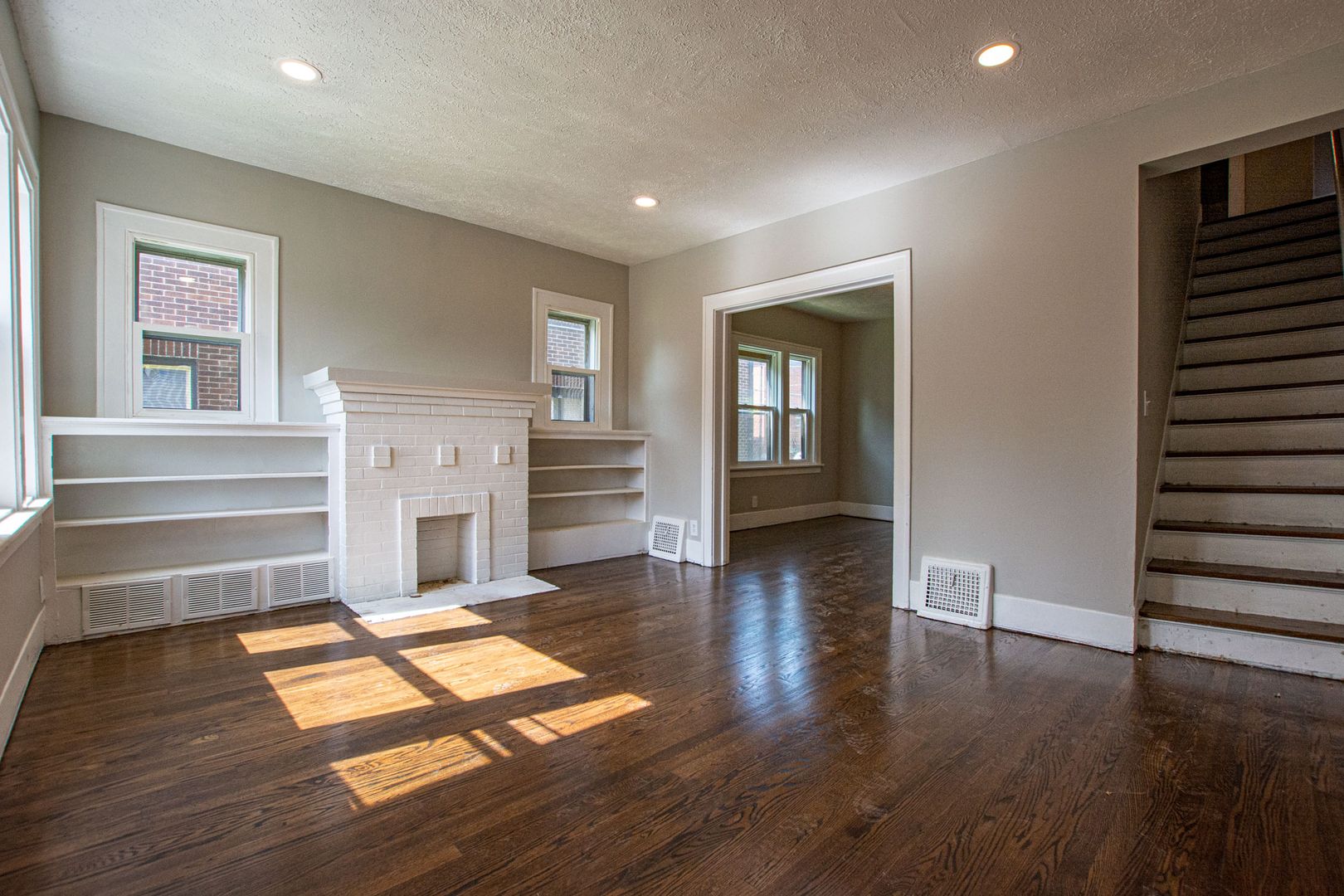 Omaha Apartment: 110 N 38th St