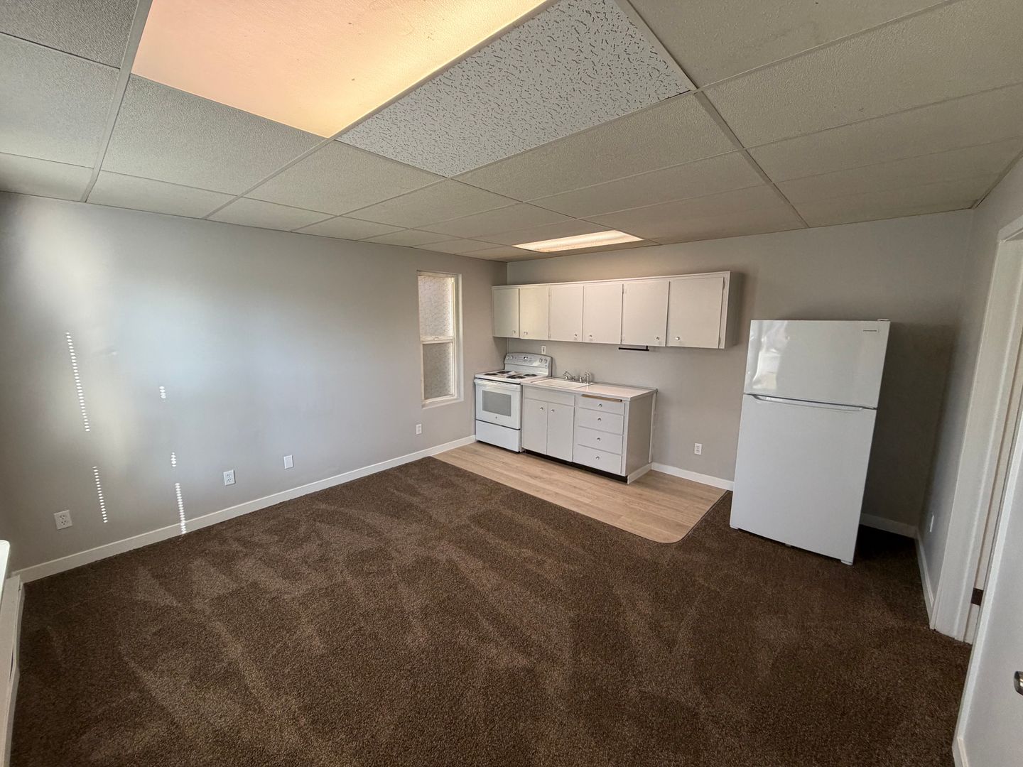 Monmouth Apartment: 181-189 Knox St N