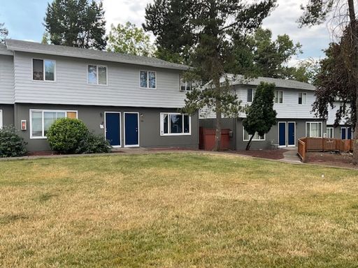 3 Bedroom 1 Bathroom Townhouse - Walking Distance to George Fox!