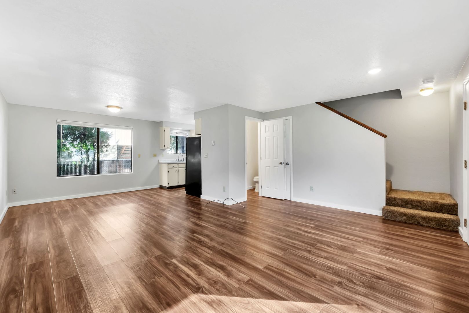 McMinnville Apartment: 901-981 SE Ford Street